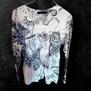 Seven7 Women's Black and White Patterned Long sleeve Top Sz. Petite M GUC